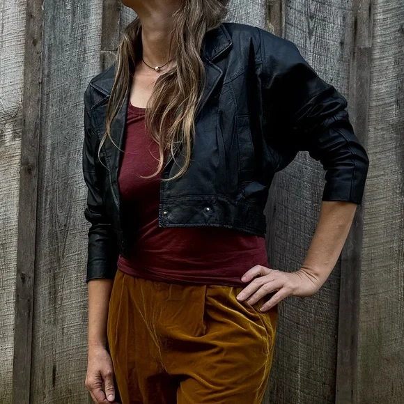 Vintage Black Leather Cropped Jacket - Picture 2 of 15